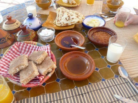 مبيت وإفطار دمنات Le Petit Jardin المظهر الخارجي الصورة