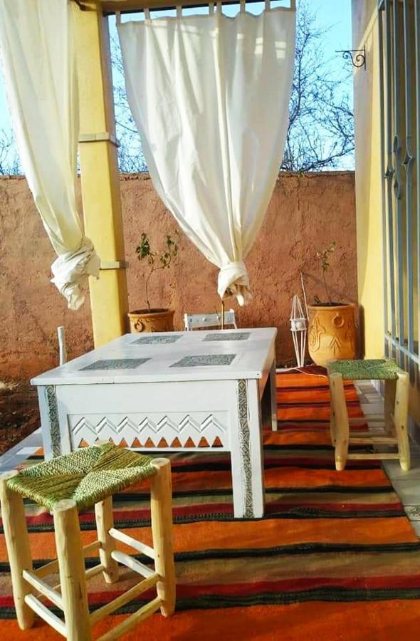 مبيت وإفطار دمنات Le Petit Jardin المظهر الخارجي الصورة